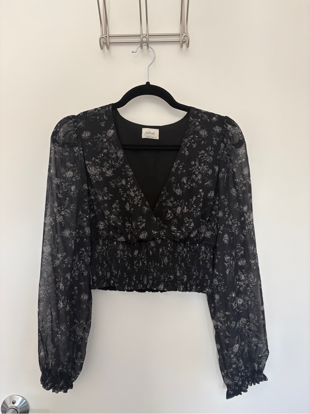 Aritzia Black Floral Sheer V-Neck Puff Sleeve Blouse